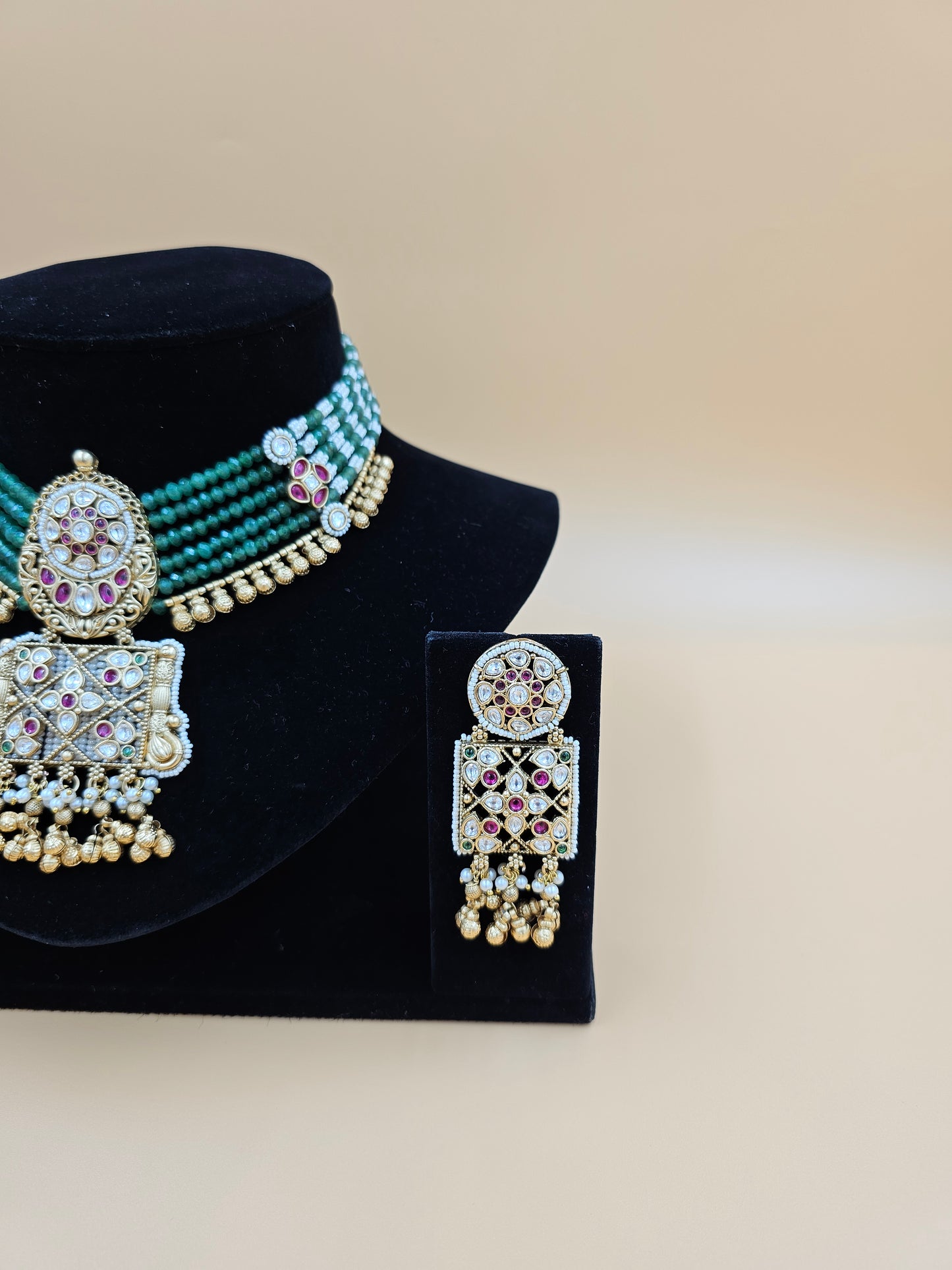 Traditional Green Beaded Necklace Set with Floral Motifs