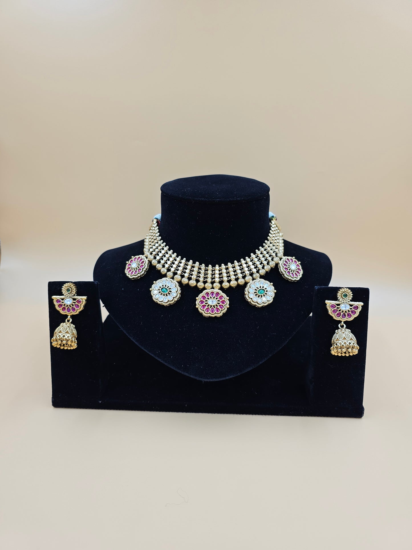 Traditional Gold-Tone Necklace Set with Floral Motifs