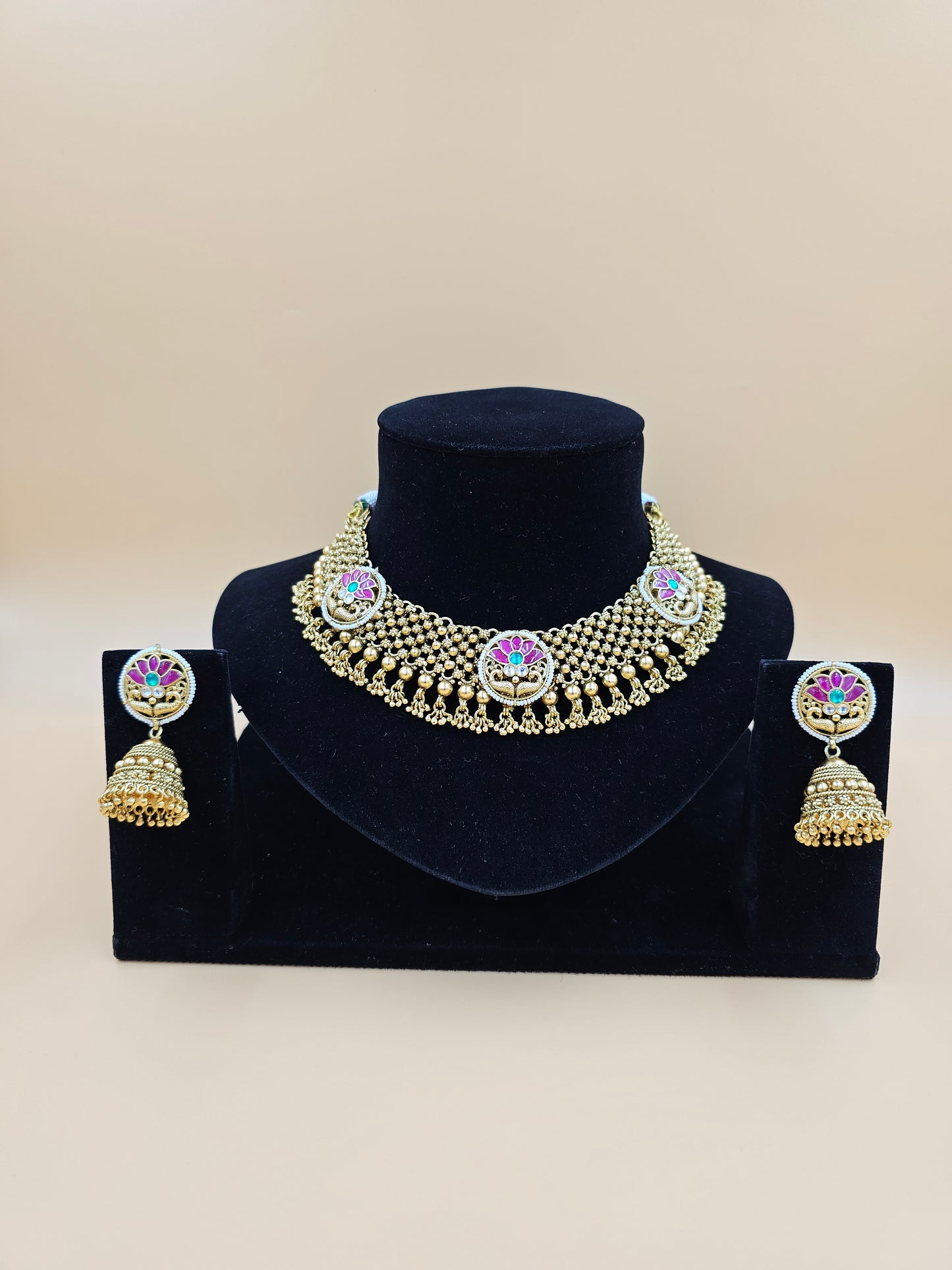 Traditional Gold-Tone Necklace Set with Floral Motifs