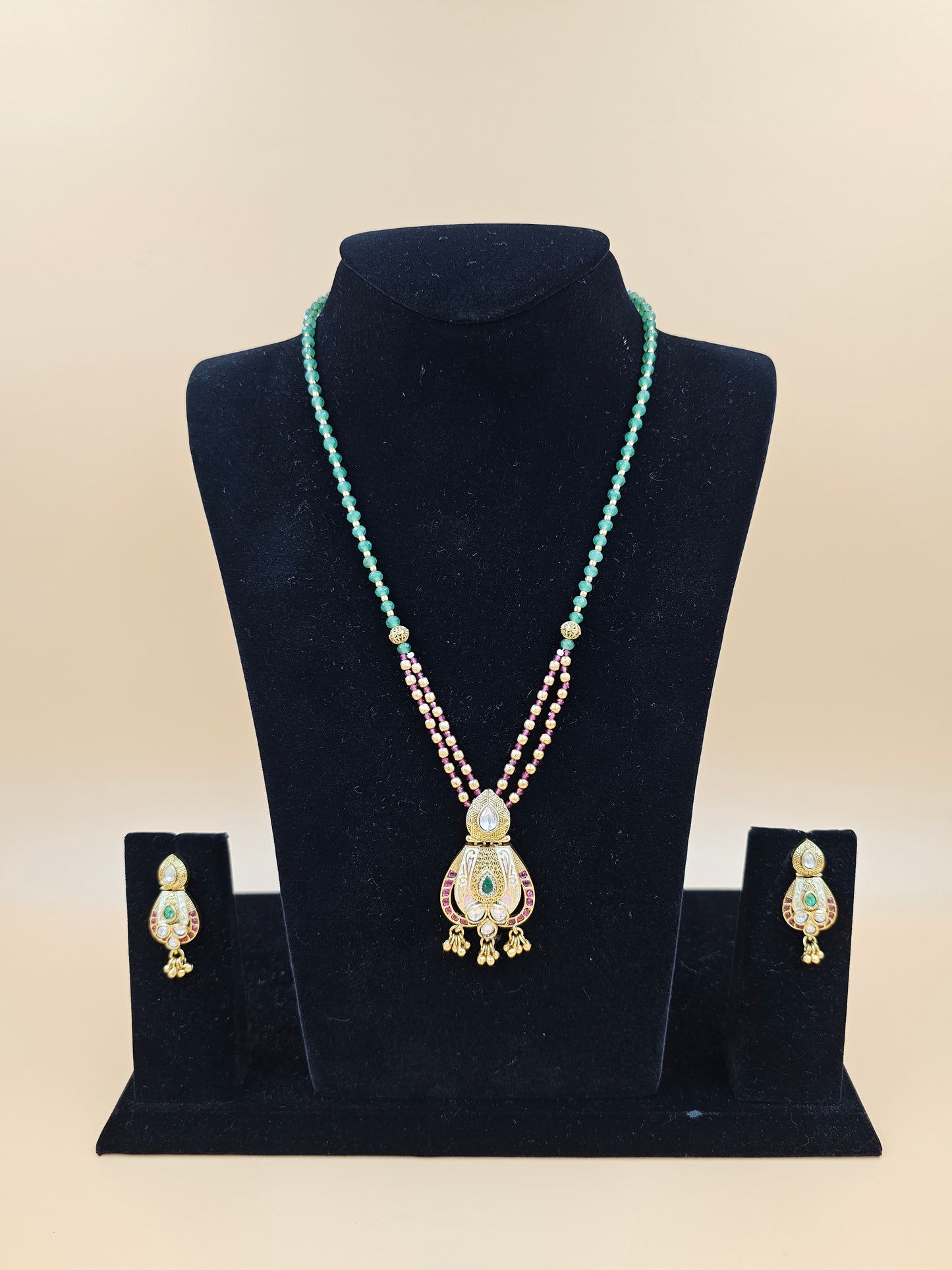 Emerald Beaded Necklace Set with Floral Pendant