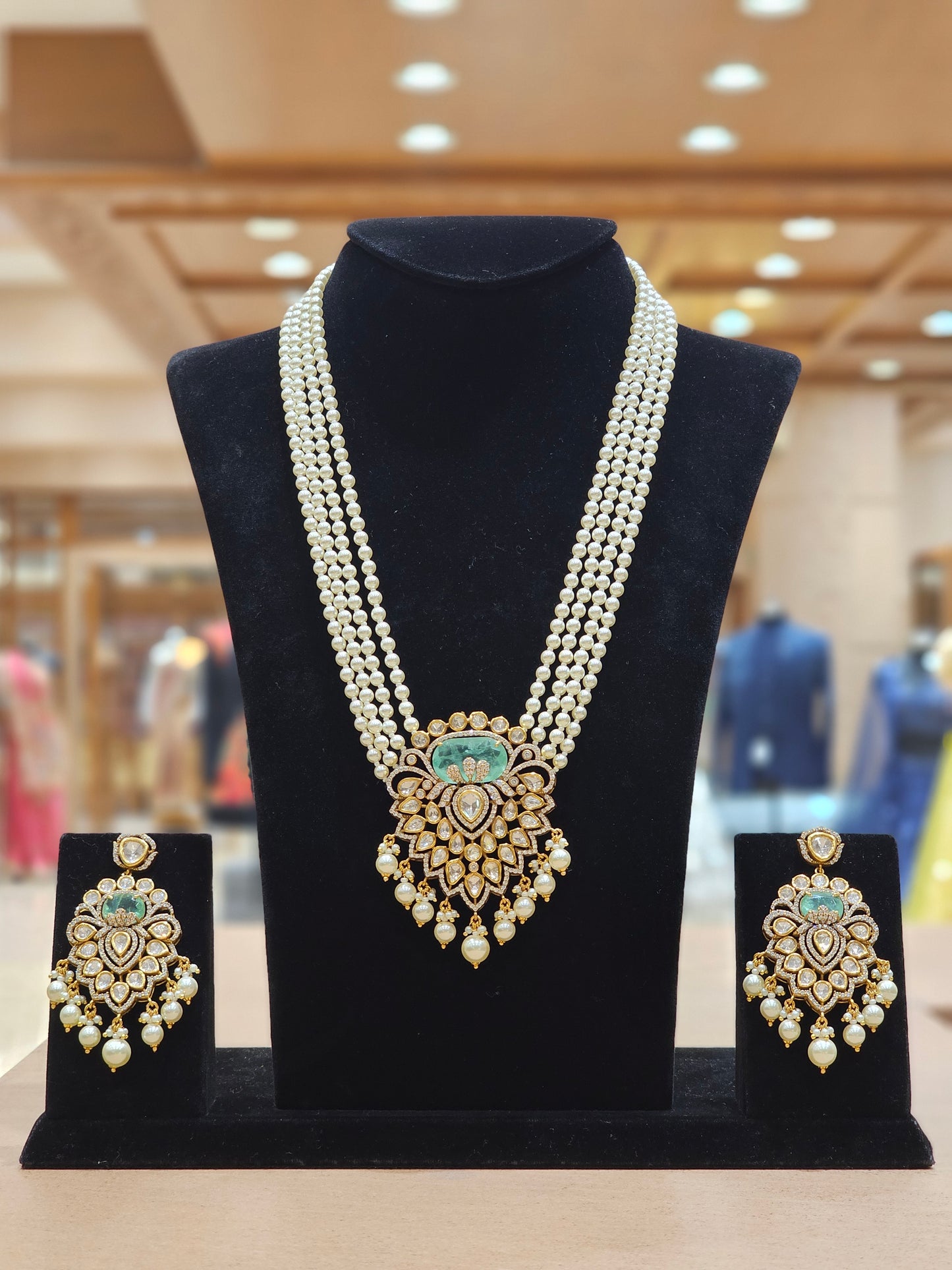 The Kundan Pearl