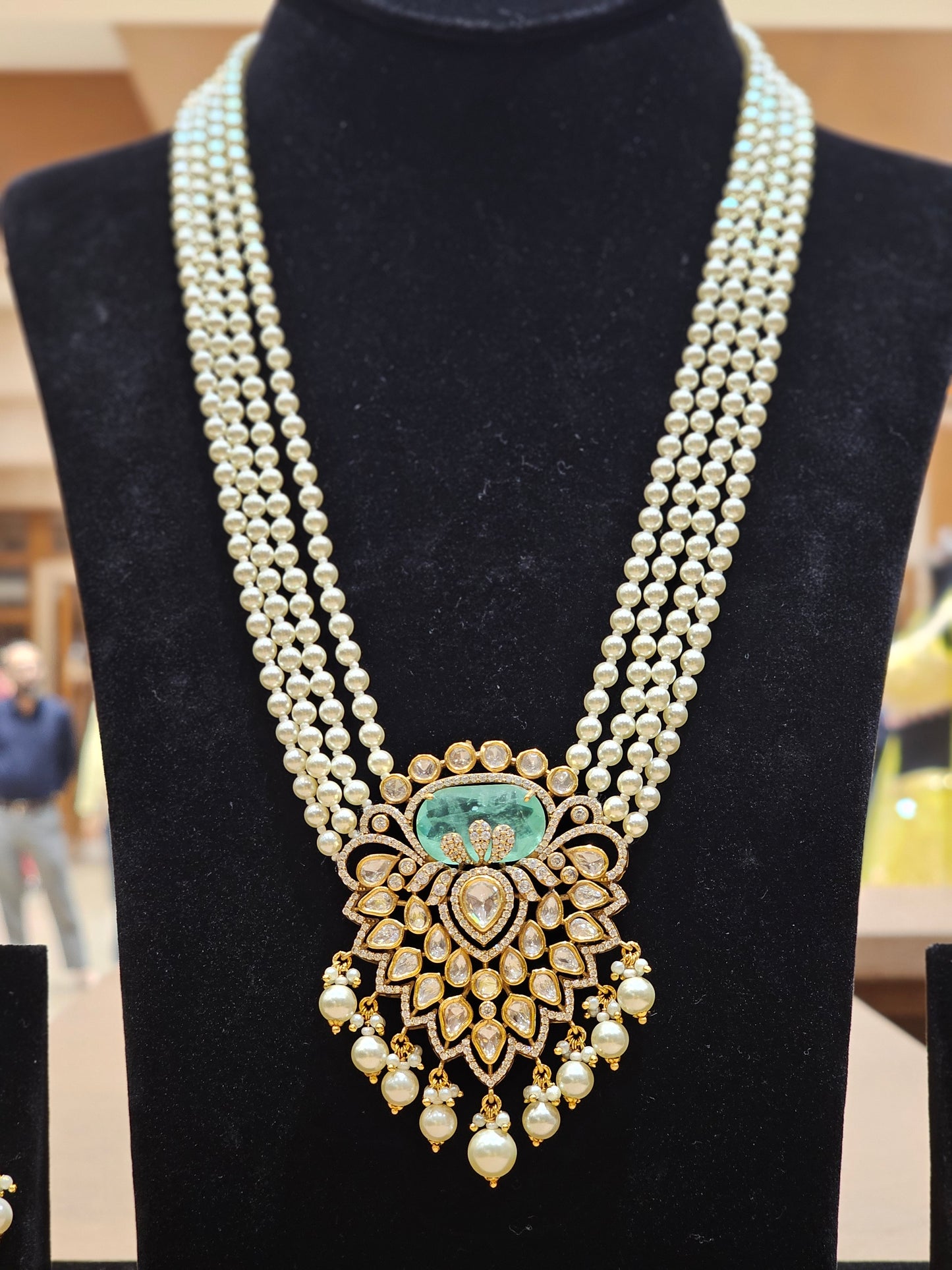 The Kundan Pearl