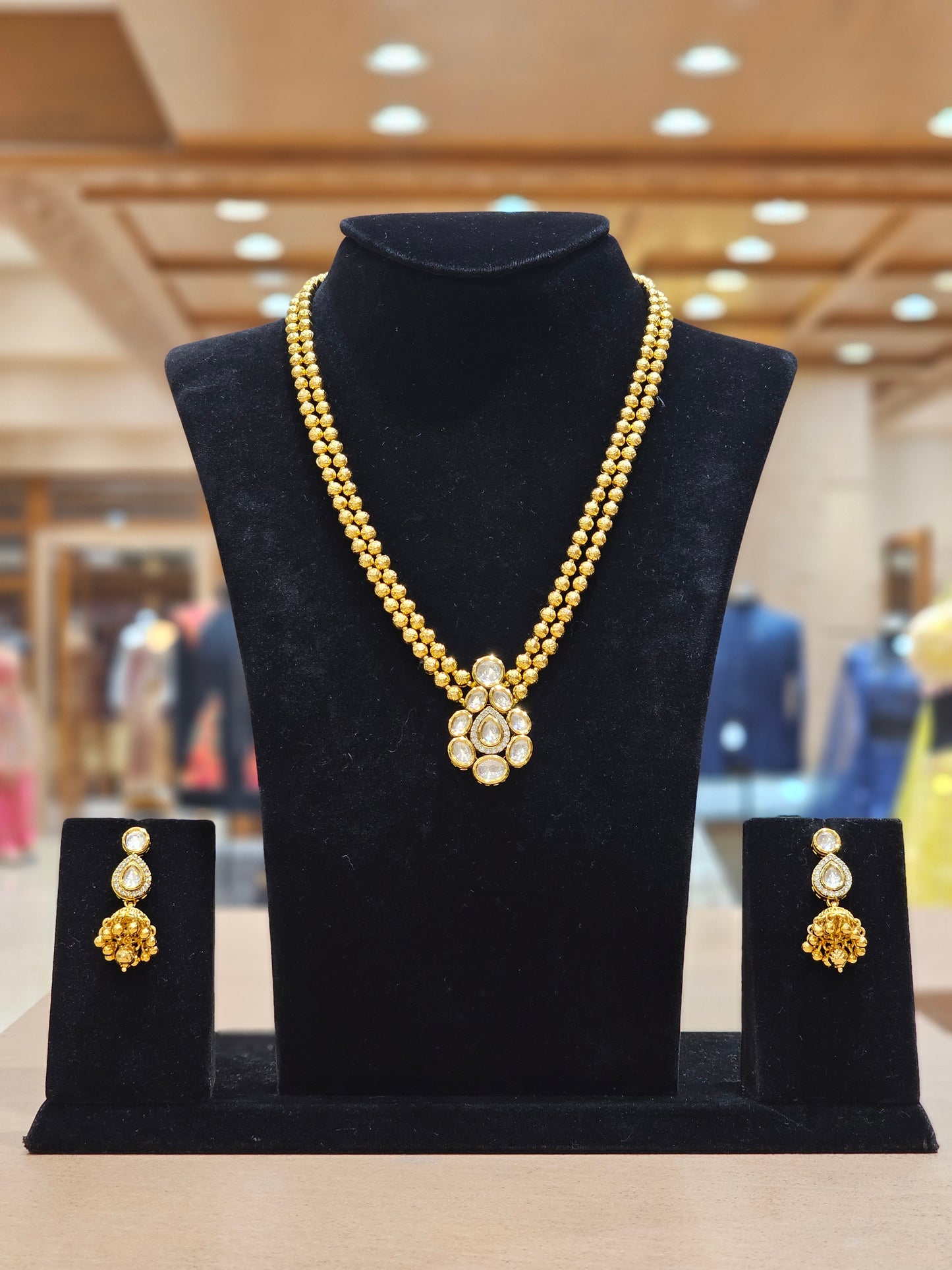 The Golden Knot